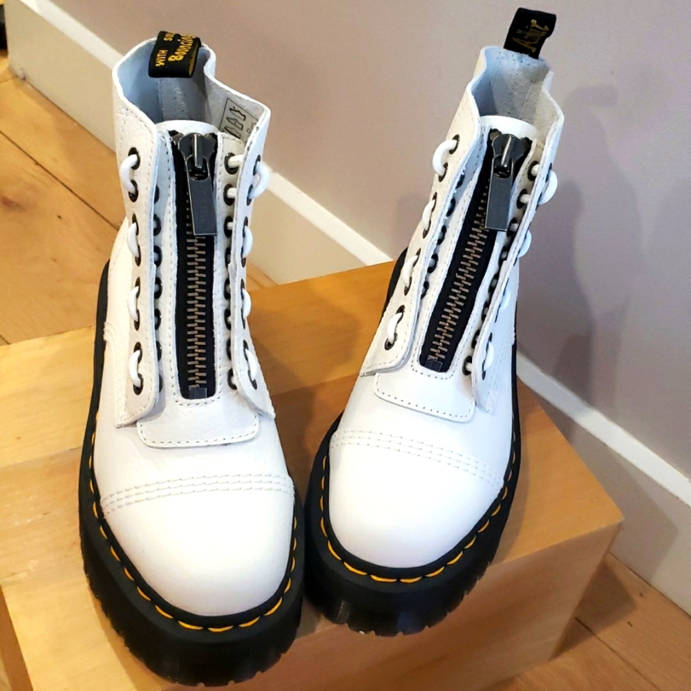 Brand new Sinclair platform Dr Martens white sz 6